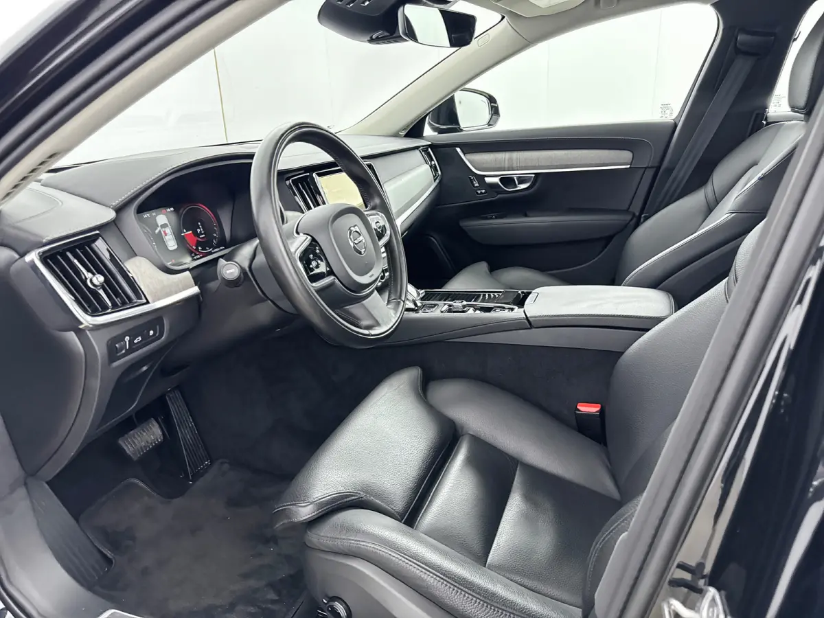 T8 Recharge Inscription | 18" | Schuifdak | Head-up | Leder Dashboard | Elektr. verst. Stoelen | Adaptieve Cruise | BLIS | Keyless | Parkeercamera | Stoel/Stuur/Achterbankverwarming