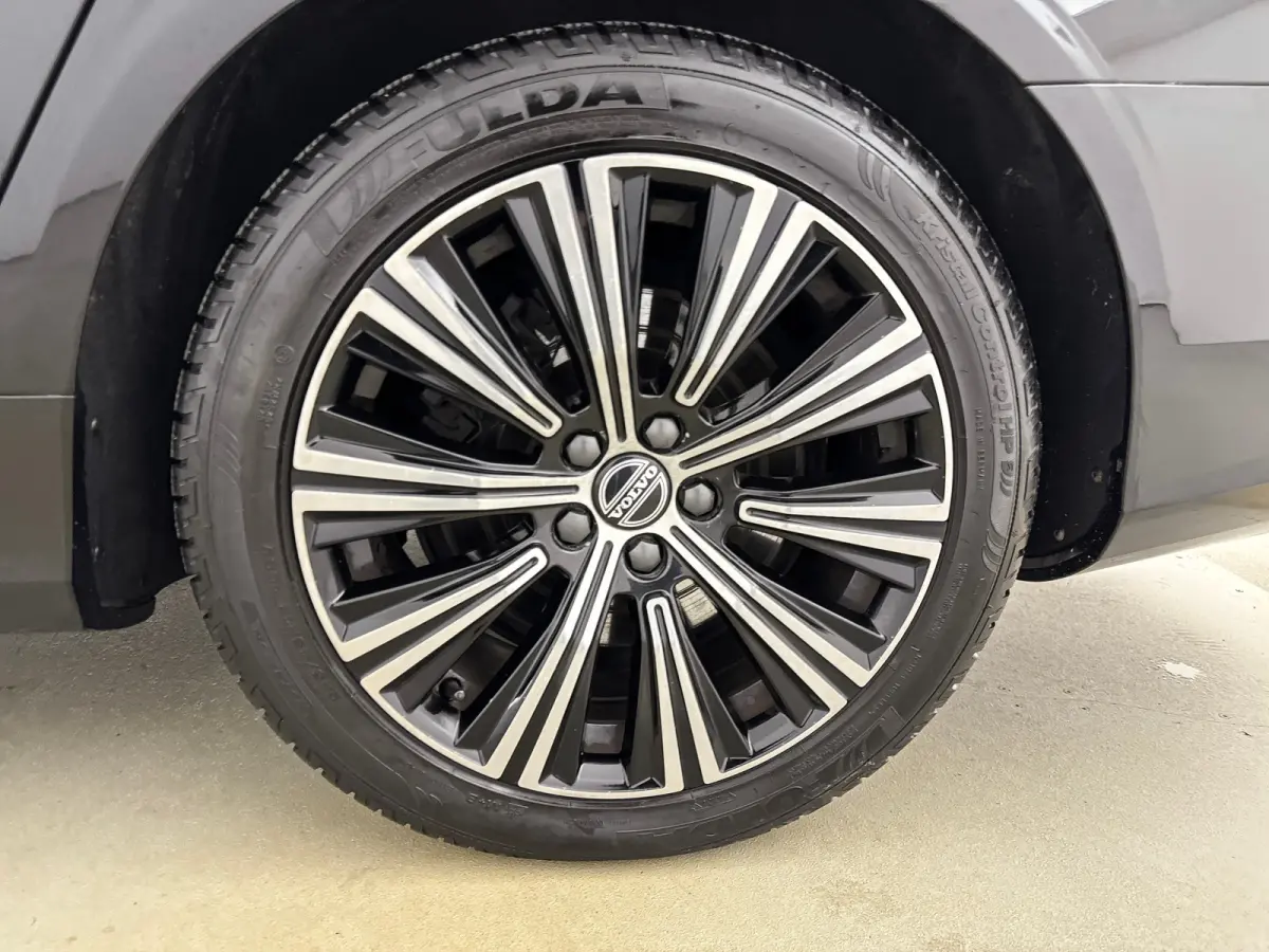 T8 Recharge Inscription | 18" | Schuifdak | Head-up | Leder Dashboard | Elektr. verst. Stoelen | Adaptieve Cruise | BLIS | Keyless | Parkeercamera | Stoel/Stuur/Achterbankverwarming