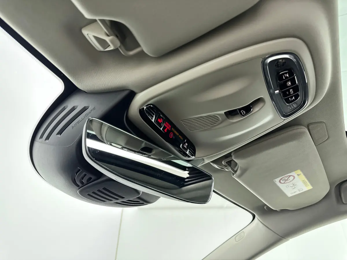 T8 Recharge Inscription | 18" | Schuifdak | Head-up | Leder Dashboard | Elektr. verst. Stoelen | Adaptieve Cruise | BLIS | Keyless | Parkeercamera | Stoel/Stuur/Achterbankverwarming