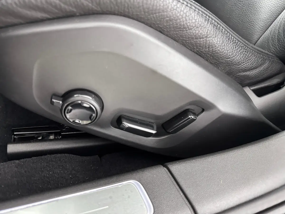 T8 Recharge Inscription | 18" | Schuifdak | Head-up | Leder Dashboard | Elektr. verst. Stoelen | Adaptieve Cruise | BLIS | Keyless | Parkeercamera | Stoel/Stuur/Achterbankverwarming