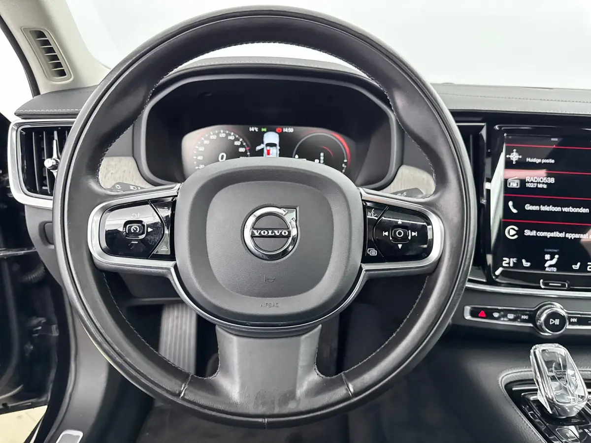 T8 Recharge Inscription | 18" | Schuifdak | Head-up | Leder Dashboard | Elektr. verst. Stoelen | Adaptieve Cruise | BLIS | Keyless | Parkeercamera | Stoel/Stuur/Achterbankverwarming
