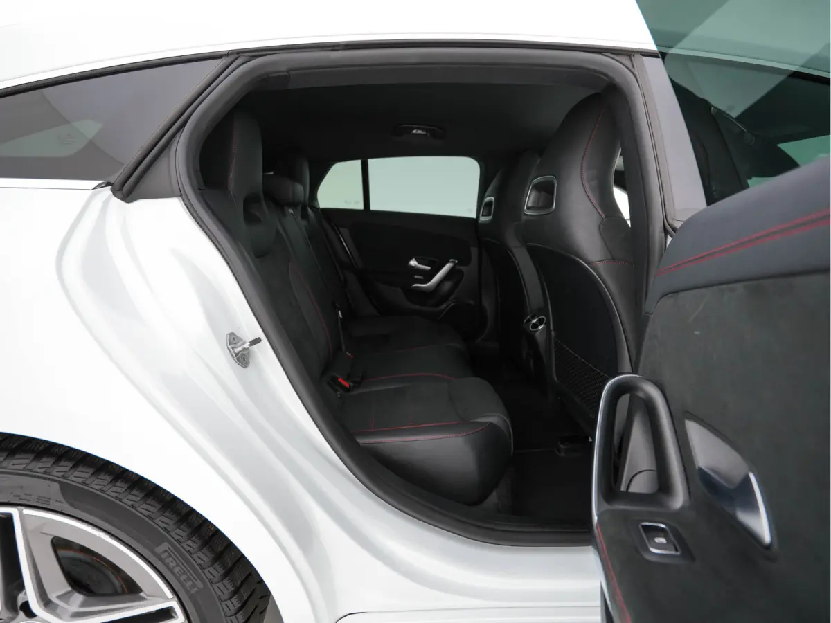 200 AMG-Styling Business Solution (INCL-BTW) Aut. *LEATHER-MICROFIBRE | FULL-LED | HEATED-SPORTSEATS | DIGI-COCKPIT | DAB+ | NAVI-FULLMAP | CAMERA | PRIVACYGLASS | SHIFTPADDLES | 18''ALU*