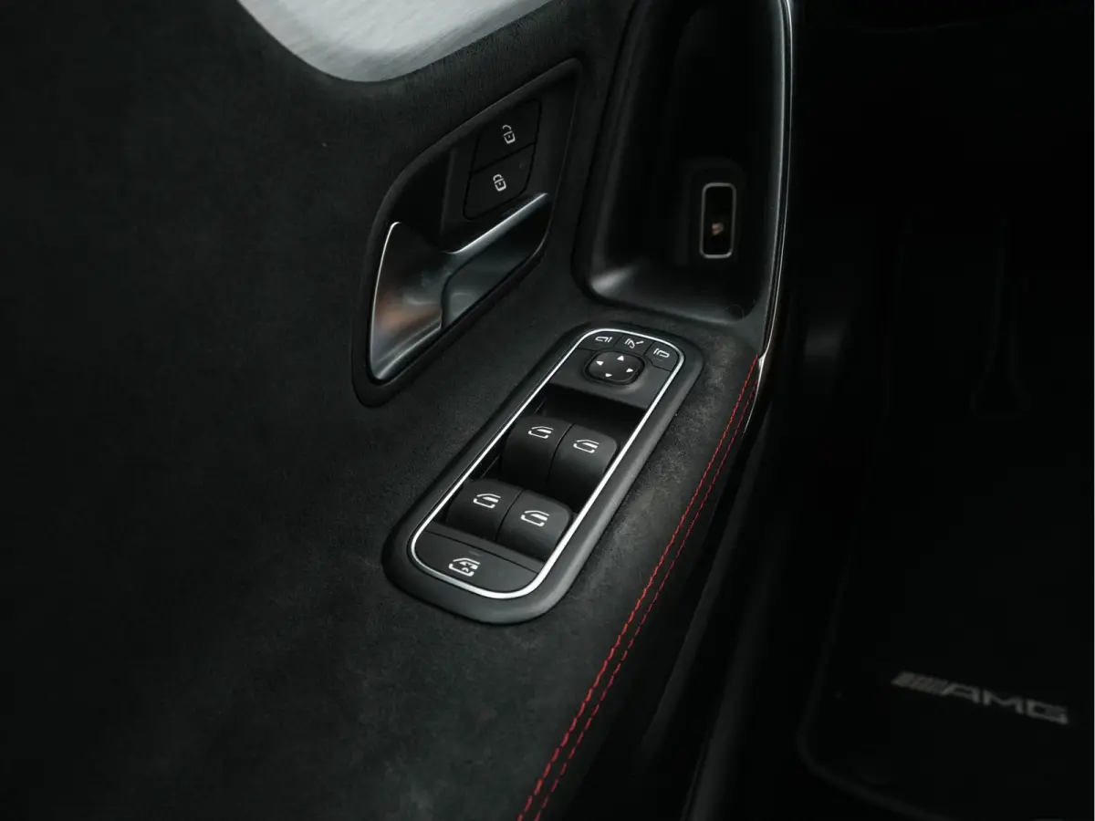 200 AMG-Styling Business Solution (INCL-BTW) Aut. *LEATHER-MICROFIBRE | FULL-LED | HEATED-SPORTSEATS | DIGI-COCKPIT | DAB+ | NAVI-FULLMAP | CAMERA | PRIVACYGLASS | SHIFTPADDLES | 18''ALU*