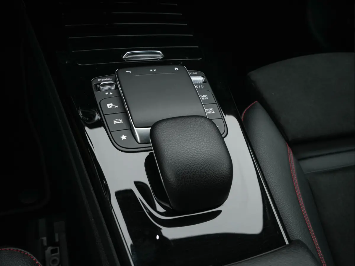 200 AMG-Styling Business Solution (INCL-BTW) Aut. *LEATHER-MICROFIBRE | FULL-LED | HEATED-SPORTSEATS | DIGI-COCKPIT | DAB+ | NAVI-FULLMAP | CAMERA | PRIVACYGLASS | SHIFTPADDLES | 18''ALU*