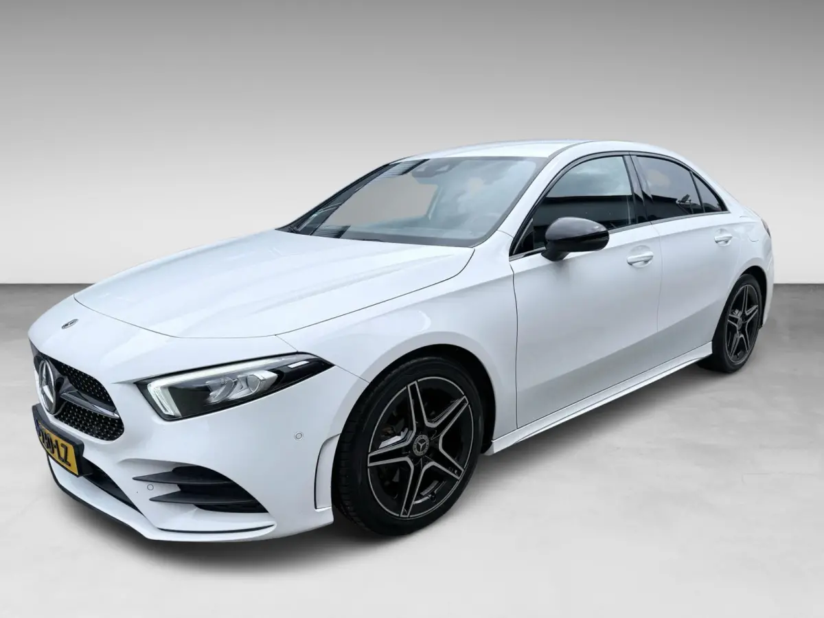 180 Business Solution AMG NAVI/V-COCKPIT/CAM/DAB/LED/CARPLAY/ECC/PDC///