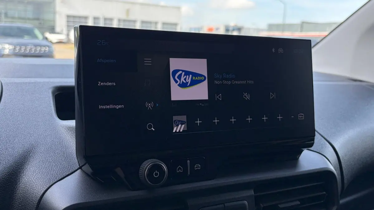 Standaard - Elektrisch | Elektrisch verstelbare en verwarmbare buitenspiegels | Parkeersensoren achter