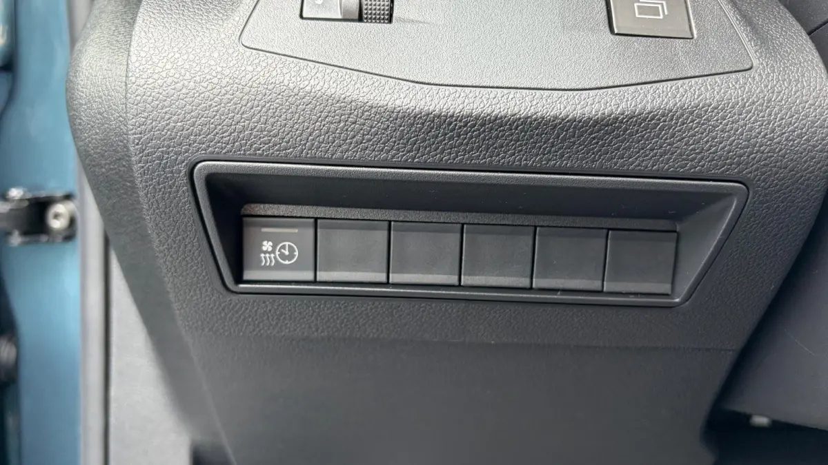 Standaard - Elektrisch | Elektrisch verstelbare en verwarmbare buitenspiegels | Parkeersensoren achter