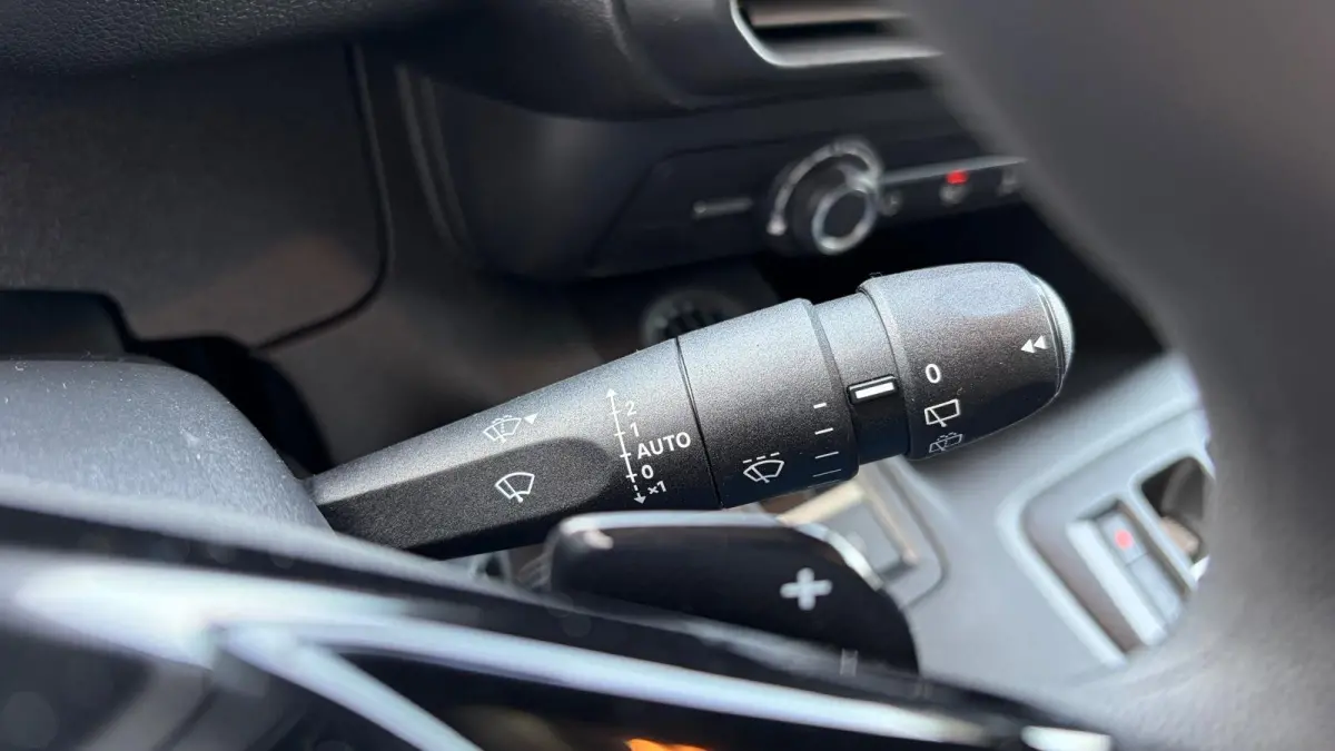 Standaard - Elektrisch | Elektrisch verstelbare en verwarmbare buitenspiegels | Parkeersensoren achter