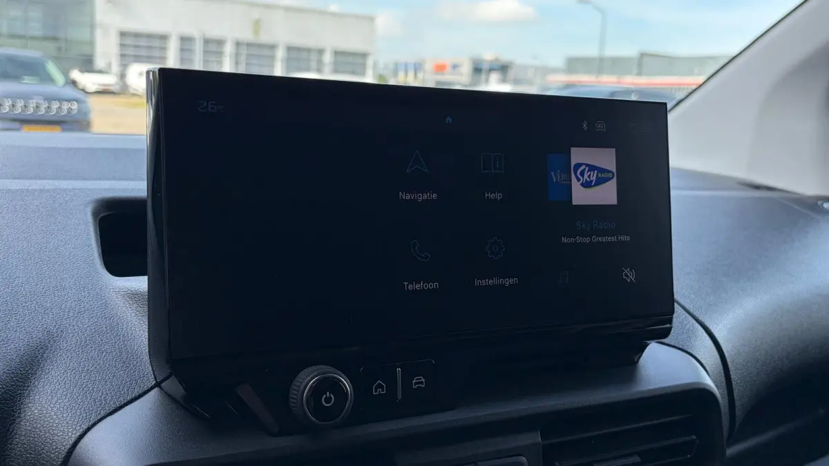 Standaard - Elektrisch | Elektrisch verstelbare en verwarmbare buitenspiegels | Parkeersensoren achter