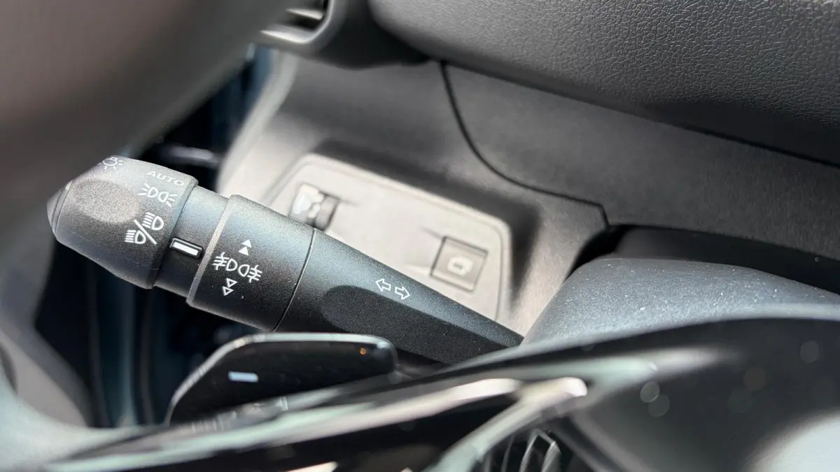 Standaard - Elektrisch | Elektrisch verstelbare en verwarmbare buitenspiegels | Parkeersensoren achter