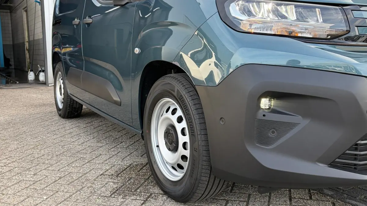 Standaard - Elektrisch | Elektrisch verstelbare en verwarmbare buitenspiegels | Parkeersensoren achter