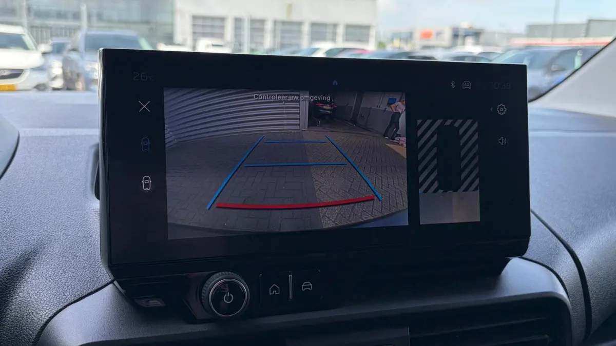 Standaard - Elektrisch | Elektrisch verstelbare en verwarmbare buitenspiegels | Parkeersensoren achter