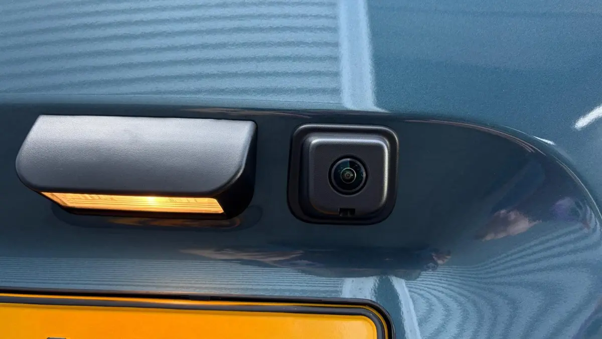 Standaard - Elektrisch | Elektrisch verstelbare en verwarmbare buitenspiegels | Parkeersensoren achter