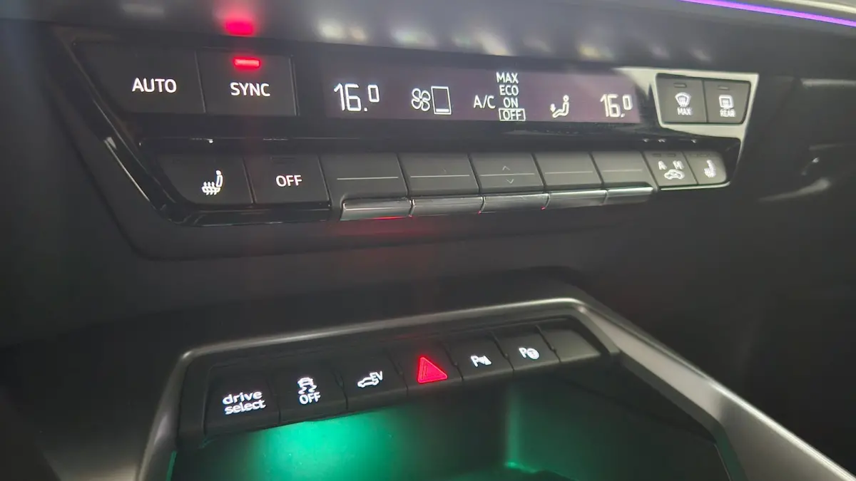 40 TFSI-e 3x S-line Keyless Matrix Memory Camera Virtual