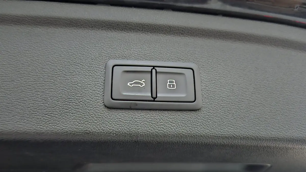 40 TFSI-e 3x S-line Keyless Matrix Memory Camera Virtual