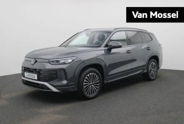 1.5 eHybrid Life Edition 204PK | Navigatie | Adaptieve cruise control | Stoel en Stuurverwarming | 360 camera | Trekhaak | Elektrische Klep | 18"inch Napoli velgen | Design pakket Dark |