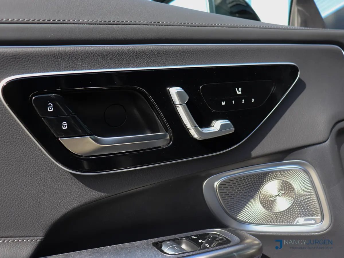 300 e AMG | Pano Dak | Night | Burmester | Memory | Ambiente Verl. | Incl. Fabrieksgarantie | Spiegel Pakket | Parkeer Pakket |