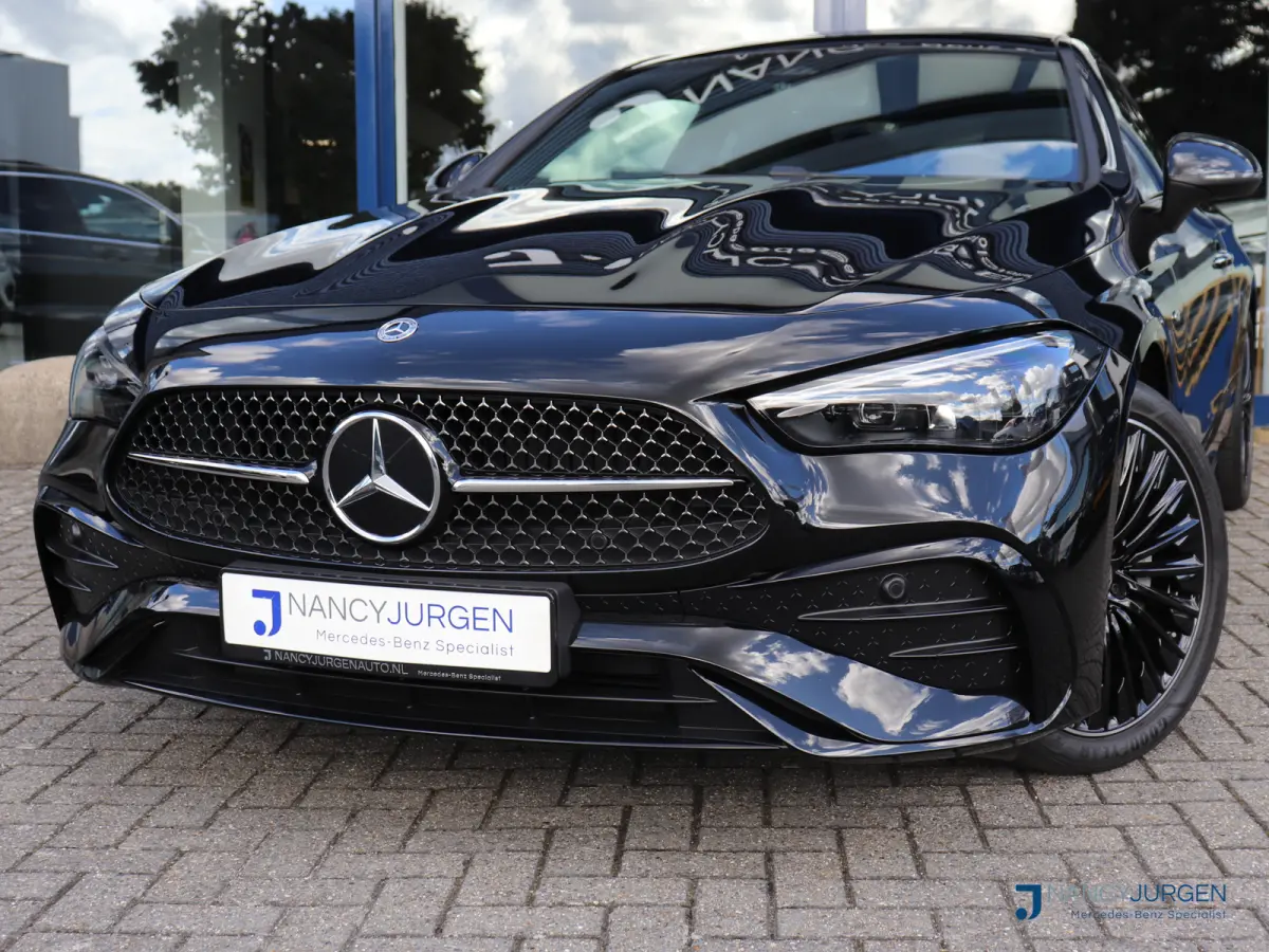 300 e AMG | Pano Dak | Night | Burmester | Memory | Ambiente Verl. | Incl. Fabrieksgarantie | Spiegel Pakket | Parkeer Pakket |