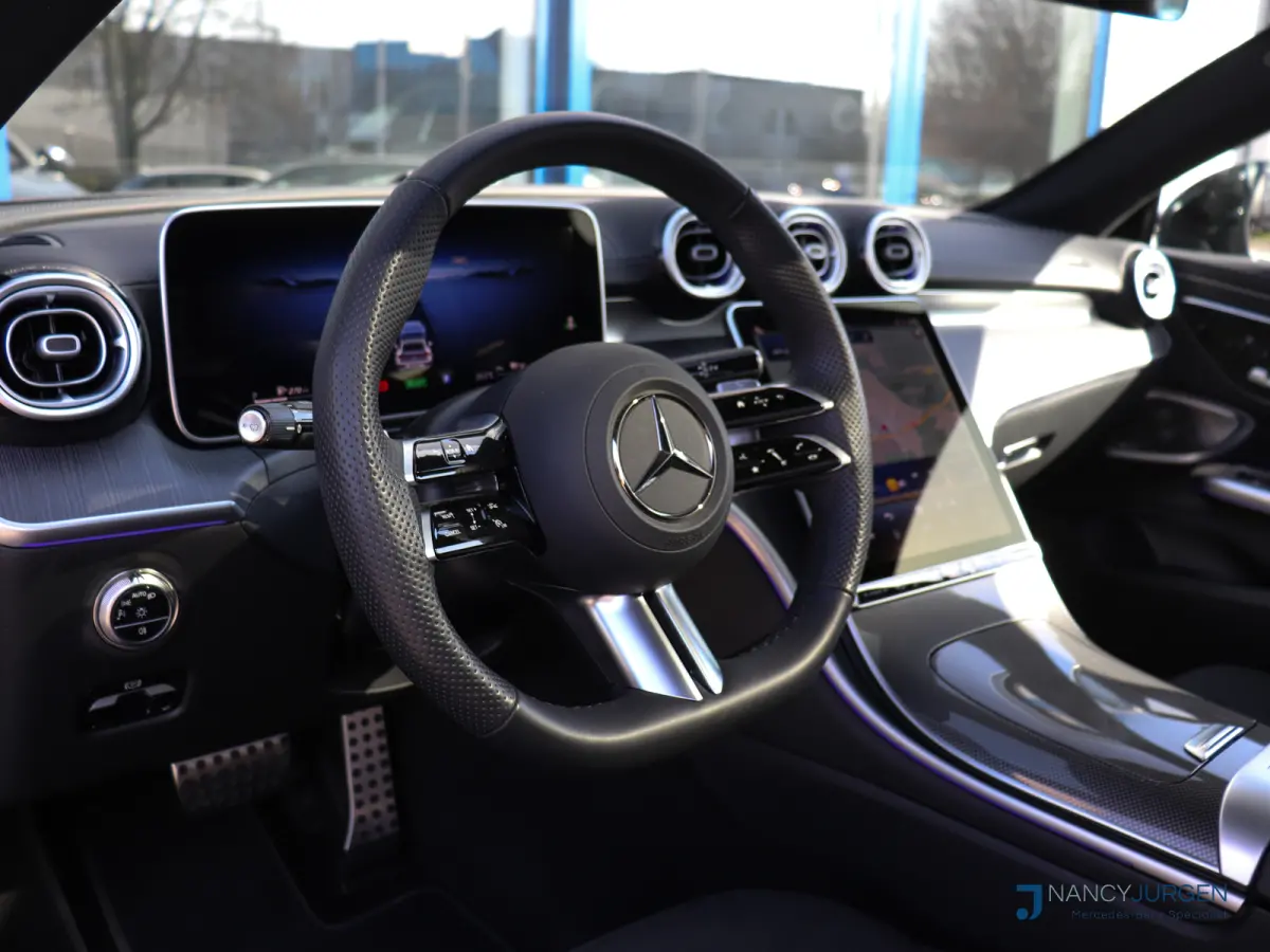300 e AMG | Pano Dak | Night | Burmester | Memory | Ambiente Verl. | Incl. Fabrieksgarantie | Spiegel Pakket | Parkeer Pakket |