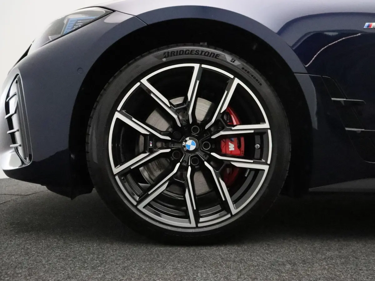 eDrive35 M Sport Edition | SoH 100% | Comfort Pack | Stuurwielrand Verwarmd | Trekhaak | Schuifdak | Active Cruise Control | 19''