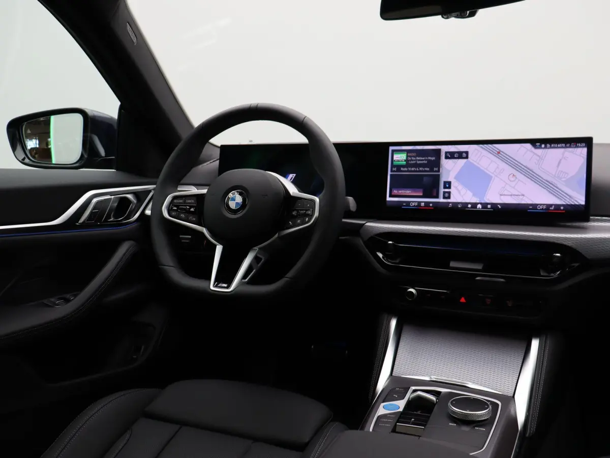 eDrive35 M Sport Edition | SoH 100% | Comfort Pack | Stuurwielrand Verwarmd | Trekhaak | Schuifdak | Active Cruise Control | 19''