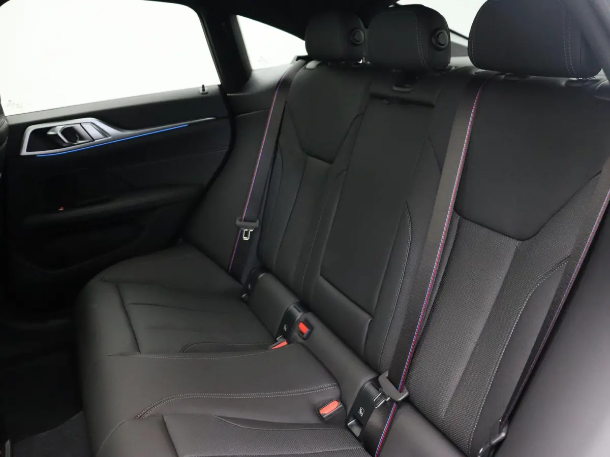 eDrive35 M Sport Edition | SoH 100% | Comfort Pack | Stuurwielrand Verwarmd | Trekhaak | Schuifdak | Active Cruise Control | 19''
