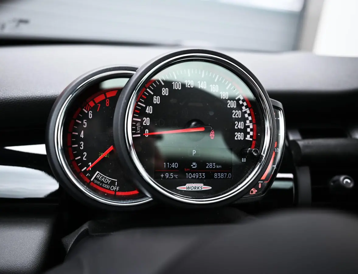 Mini 2.0 S John Cooper Works 211PK | Pano | Carplay | JCW Kit | PDC | Carplay | Stoelverwarming | Leder | Cruise | Schakelpaddles | Pepper White