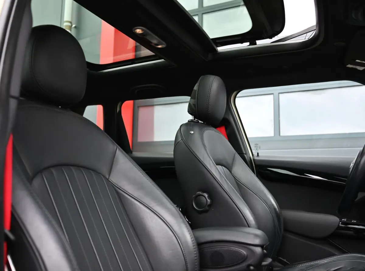 Mini 2.0 S John Cooper Works 211PK | Pano | Carplay | JCW Kit | PDC | Carplay | Stoelverwarming | Leder | Cruise | Schakelpaddles | Pepper White