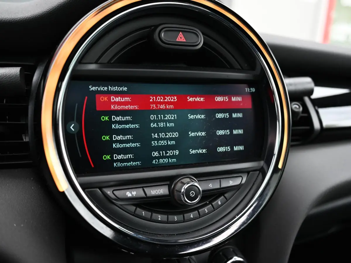 Mini 2.0 S John Cooper Works 211PK | Pano | Carplay | JCW Kit | PDC | Carplay | Stoelverwarming | Leder | Cruise | Schakelpaddles | Pepper White