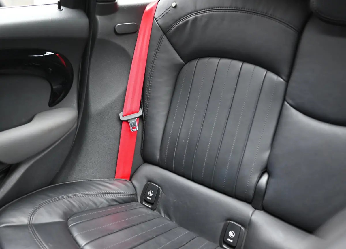 Mini 2.0 S John Cooper Works 211PK | Pano | Carplay | JCW Kit | PDC | Carplay | Stoelverwarming | Leder | Cruise | Schakelpaddles | Pepper White
