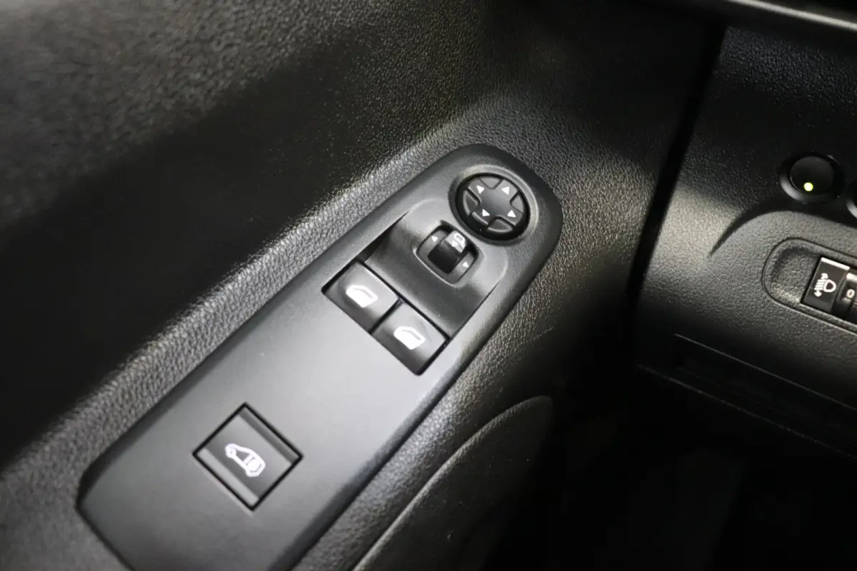 1.5 BlueHDI 130PK Automaat EURO 6 - Airco - Cruise - PDC - €10.900,- Excl.