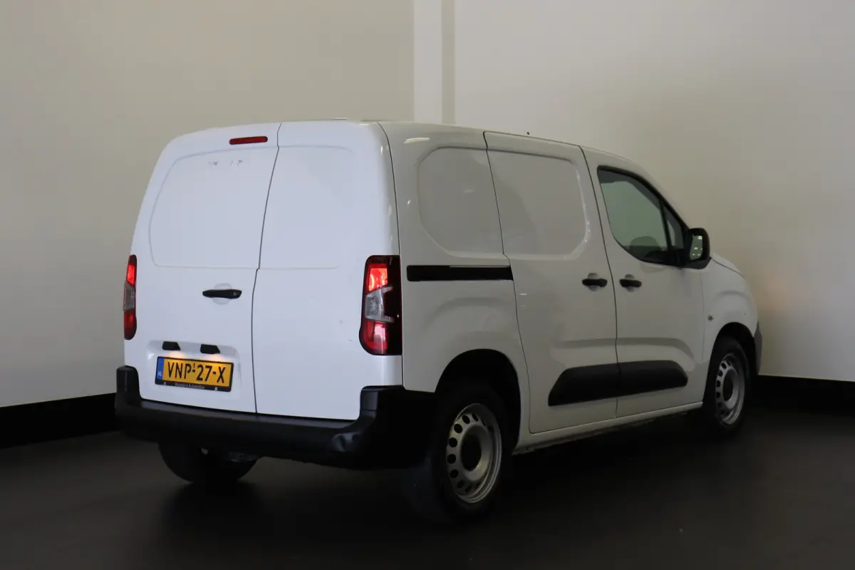 1.5 BlueHDI 130PK Automaat EURO 6 - Airco - Cruise - PDC - €10.900,- Excl.