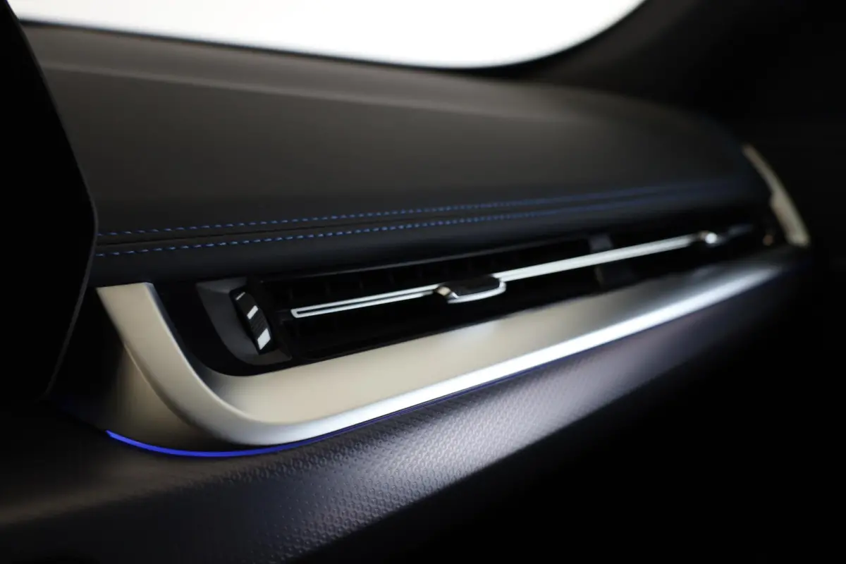 xDrive30e | M Sportpakket | Head-Up Display | SOH 97,5% | Stoelverwarming | Driving Assistant Professional