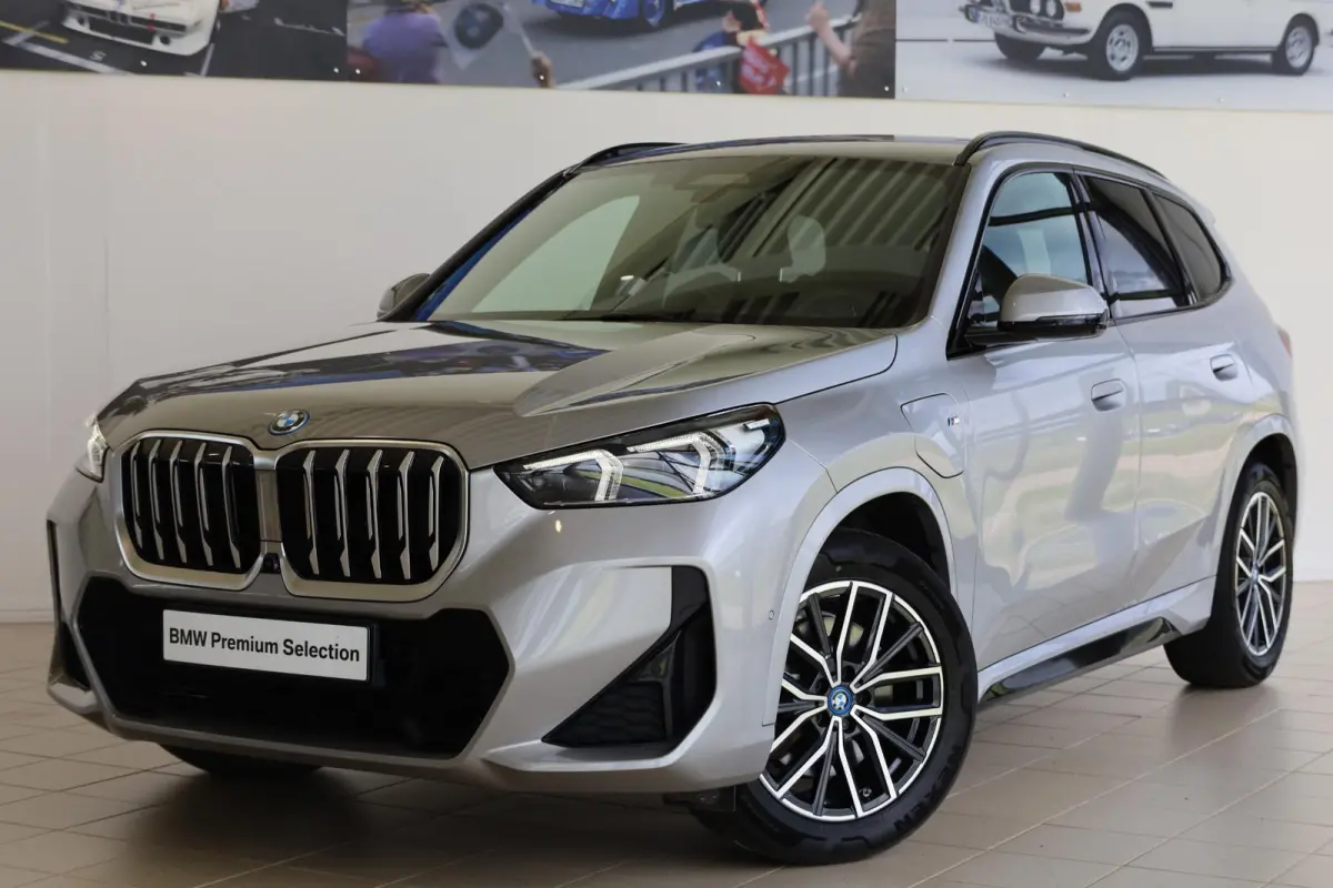 xDrive30e | M Sportpakket | Head-Up Display | SOH 97,5% | Stoelverwarming | Driving Assistant Professional