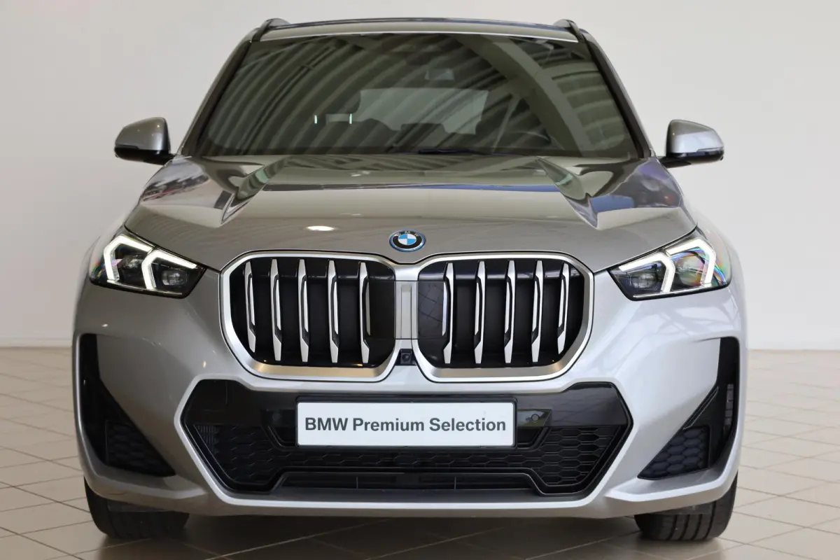 xDrive30e | M Sportpakket | Head-Up Display | SOH 97,5% | Stoelverwarming | Driving Assistant Professional