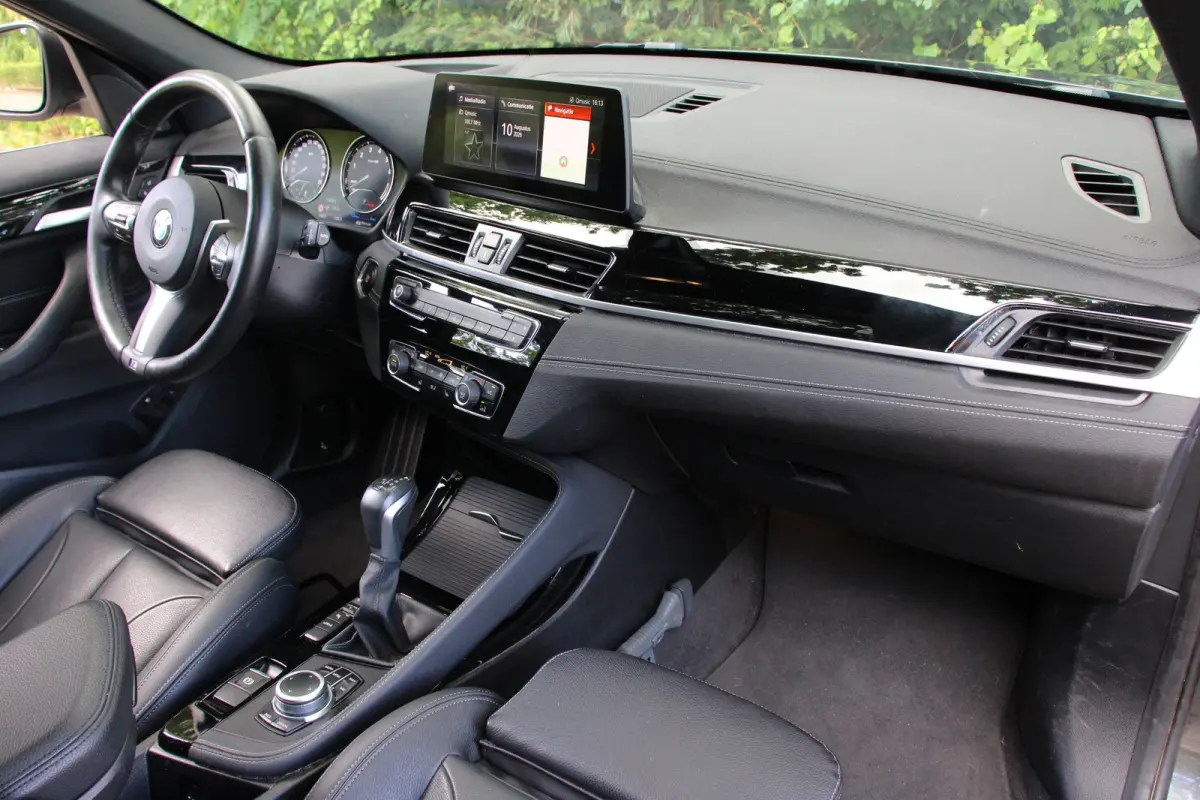 xDrive25e Business Edition Plus | 1E EIGENAAR | ORIGINEEL NL! | PANO DAK | TREKHAAK | STOEL + STUUR VERWARMING | HARMAN/ KARDON | ADAPTIVE CRUISE | ELEKTR KLEP