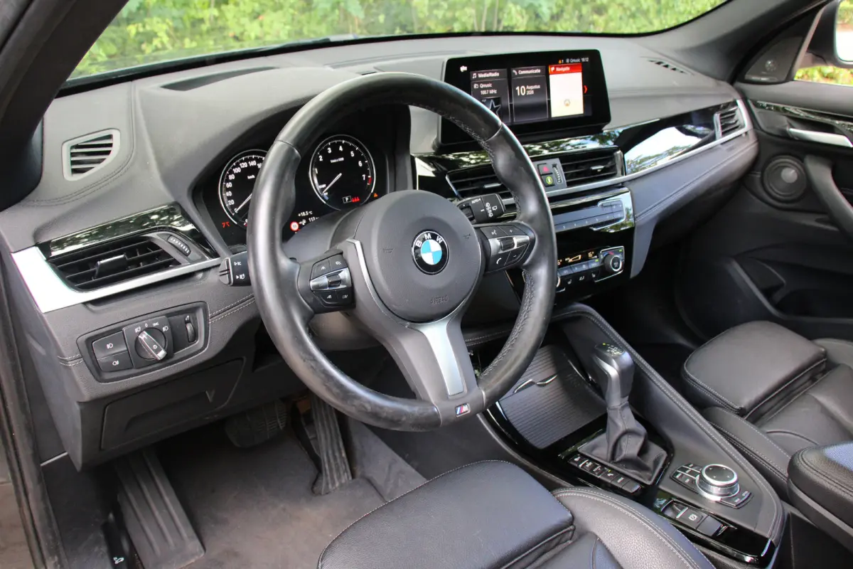 xDrive25e Business Edition Plus | 1E EIGENAAR | ORIGINEEL NL! | PANO DAK | TREKHAAK | STOEL + STUUR VERWARMING | HARMAN/ KARDON | ADAPTIVE CRUISE | ELEKTR KLEP