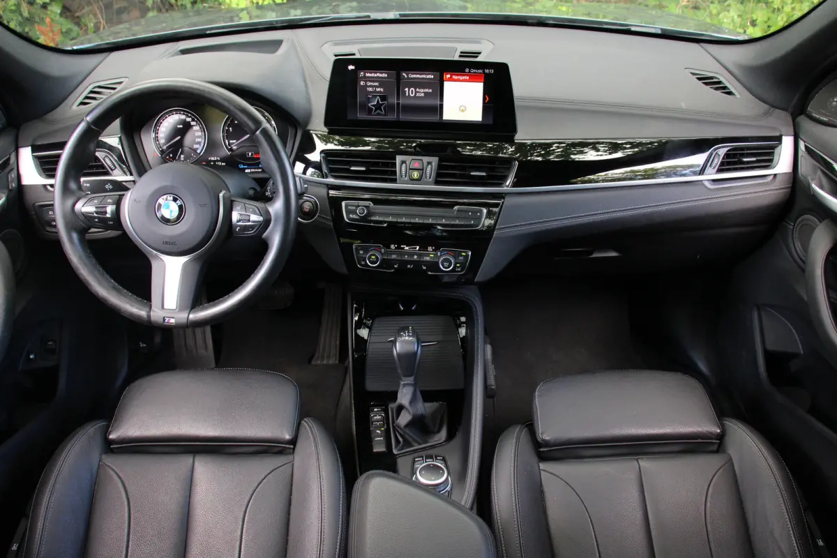 xDrive25e Business Edition Plus | 1E EIGENAAR | ORIGINEEL NL! | PANO DAK | TREKHAAK | STOEL + STUUR VERWARMING | HARMAN/ KARDON | ADAPTIVE CRUISE | ELEKTR KLEP