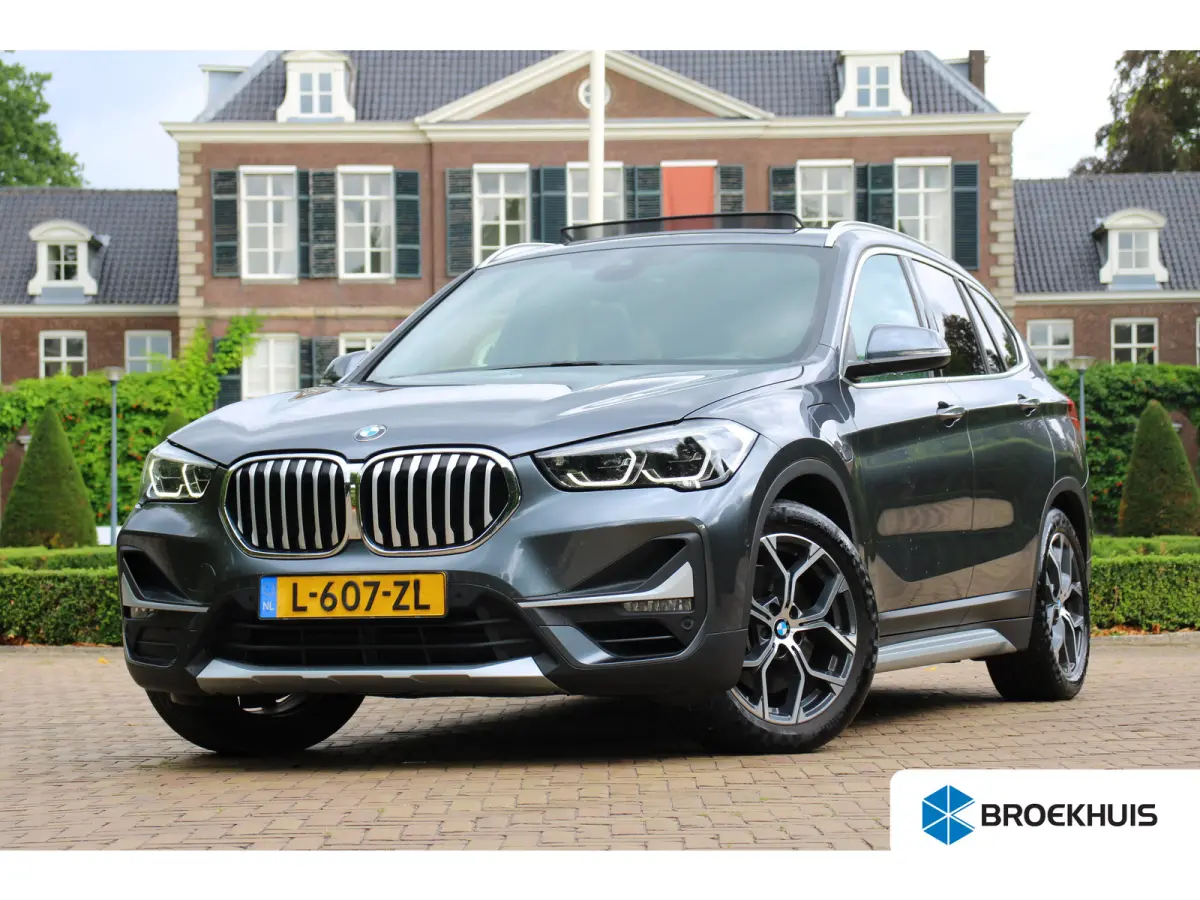xDrive25e Business Edition Plus | 1E EIGENAAR | ORIGINEEL NL! | PANO DAK | TREKHAAK | STOEL + STUUR VERWARMING | HARMAN/ KARDON | ADAPTIVE CRUISE | ELEKTR KLEP