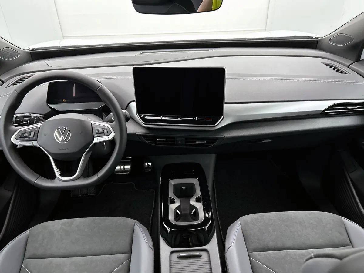 Pro Limited Edition 77 kWh 286 PK | Trekhaak | Apple Carplay draadloos | Camera | Keyless access | Dodehoeksensoren | Navigatie | Android Auto draadloos | 19" Lichtmetalen velgen | Stoelverw