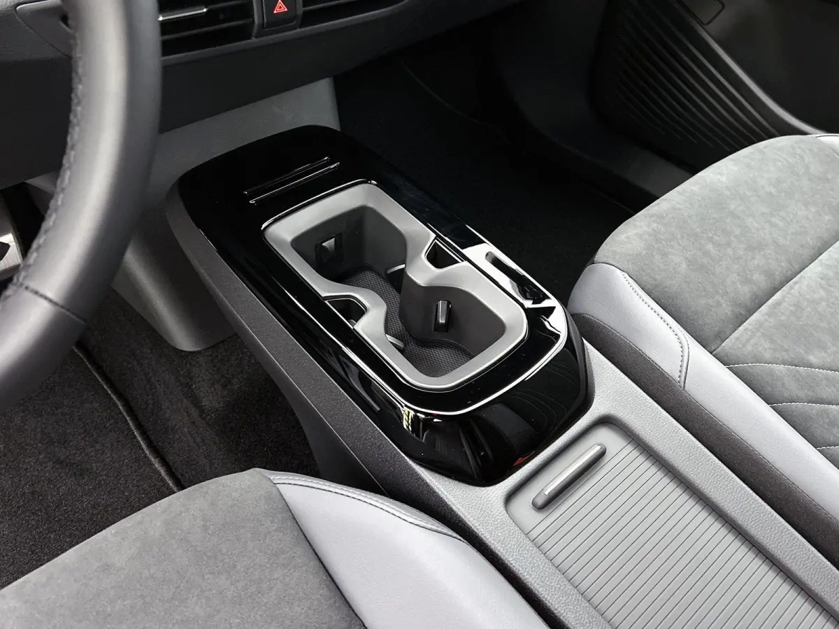 Pro Limited Edition 77 kWh 286 PK | Trekhaak | Apple Carplay draadloos | Camera | Keyless access | Dodehoeksensoren | Navigatie | Android Auto draadloos | 19" Lichtmetalen velgen | Stoelverw