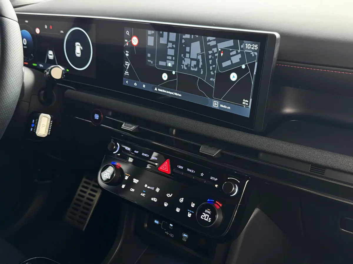 ONGEBRUIKTE AUTO 1.6 T-GDI PHEV N-LINE CAMERA ELEK.KLEP ELEK.STOEL/GEHEUG.VERW/GEKOELD SUBWFR 19''LMV ZWARTE HEMEL STUURVERW. PLUG IN HYBRIDE