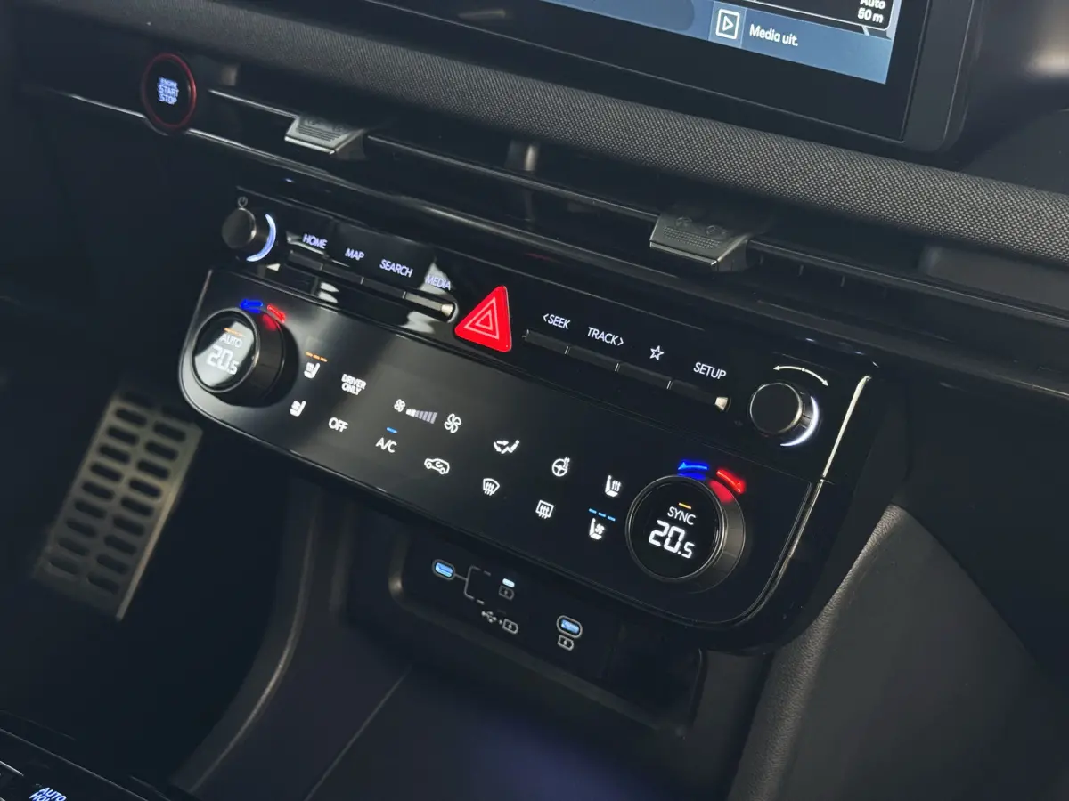 NIEUWE AUTO 1.6 T-GDI PHEV N-LINE 360.CAMERA ELEK.KLEP ELEK.STOEL/GEHEUGEN VERWARMD/KOELING SUBWFR 19"LMV ZWARTE HEMEL STUURVERW. PLUG IN HYBRIDE