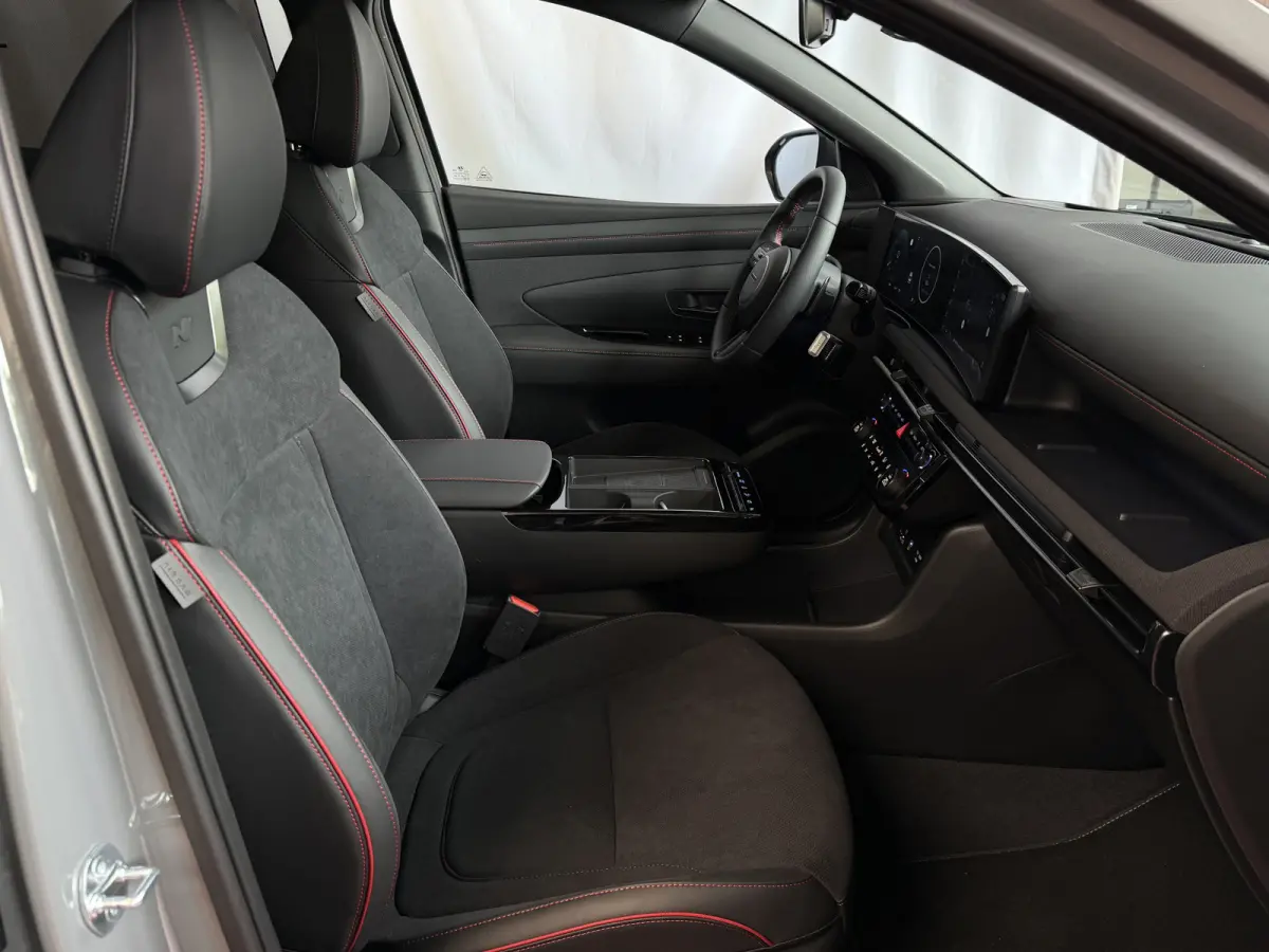 NIEUWE AUTO 1.6 T-GDI PHEV N-LINE 360.CAMERA ELEK.KLEP ELEK.STOEL/GEHEUGEN VERWARMD/KOELING SUBWFR 19"LMV ZWARTE HEMEL STUURVERW. PLUG IN HYBRIDE