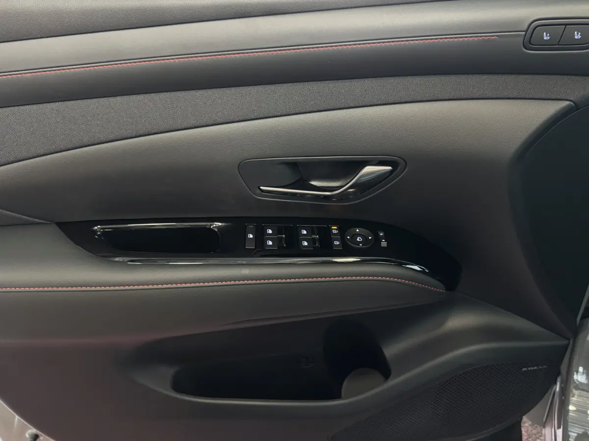 NIEUWE AUTO 1.6 T-GDI PHEV N-LINE 360.CAMERA ELEK.KLEP ELEK.STOEL/GEHEUGEN VERWARMD/KOELING SUBWFR 19"LMV ZWARTE HEMEL STUURVERW. PLUG IN HYBRIDE