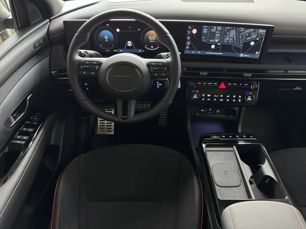 NIEUWE AUTO 1.6 T-GDI PHEV N-LINE 360CAM ELEK.KLEP ELEK.STOEL MET GEHEUGEN VERWARMD/KOELING SUBWOOFER 19" LMV ZWARTE HEMEL STUURVERW. PLUG IN HYBRIDE