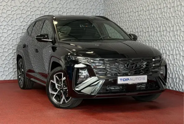1.6 T-GDI PHEV LUXE N-LINE NIEUWE AUTO 360° CAMERA ELEK.KLEP ELEK.STOEL MET GEHEUGEN VERWARMD SUBWOOFER 19" LMV ZWARTE HEMEL STUURVERW. PLUG IN HYBRIDE