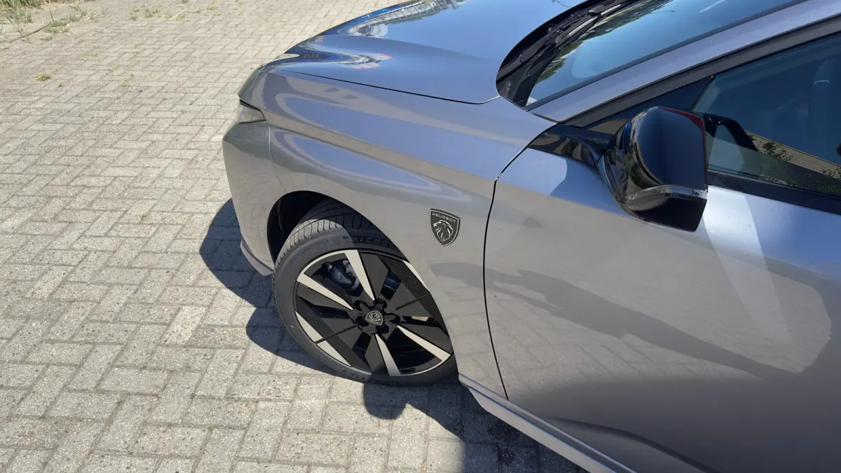 GT | Driver Sport Pack | Elektrische parkeerrem | Extra getinte achterste zijruiten en achterruit