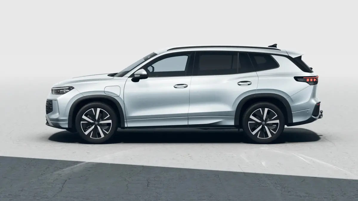 Life Edition | 'App-Connect' draadloze smartphone integratie | Automatische afstandsregeling (Adaptive Cruise Control) | Buitenspiegels elektrisch instel-, verwarm- en inklapbaar