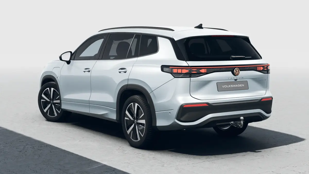 Life Edition | 'App-Connect' draadloze smartphone integratie | Automatische afstandsregeling (Adaptive Cruise Control) | Buitenspiegels elektrisch instel-, verwarm- en inklapbaar